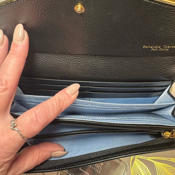 Samantha Thavasa Elegant Black wallet clutch with Gold Detail - Picture 5 of 11